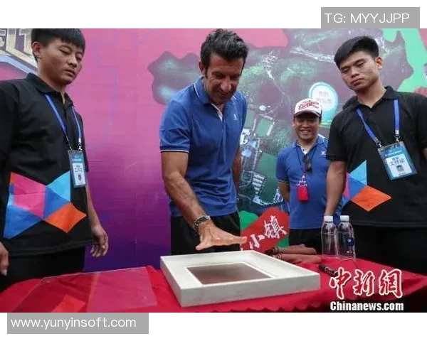 哪个足球明星来到都匀与球迷亲密互动引发热烈反响